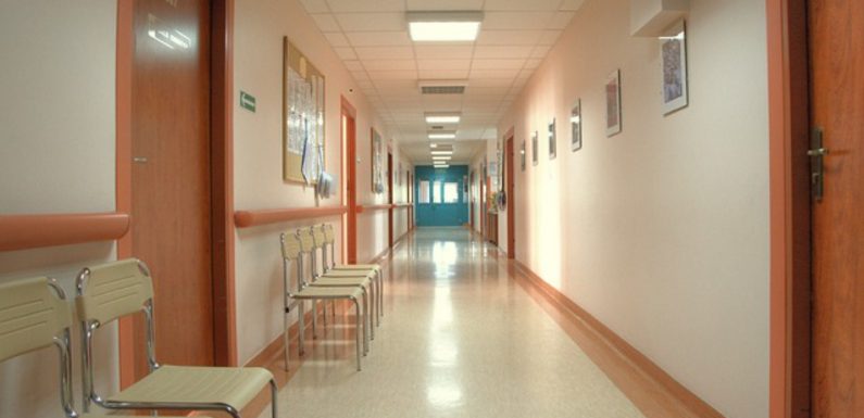 Nice: Il vient pour un examen de la prostate et finit amputé des jambes et des doigts, une clinique attaquée en justice