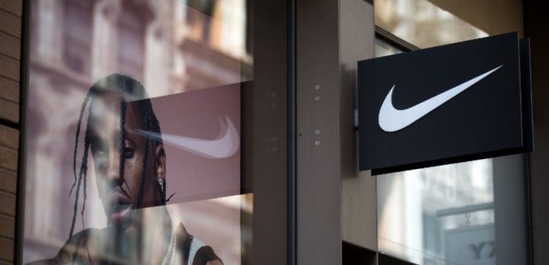 AUDIO. «Minute Papillon!»: Nike visé par une enquête, allocations de parents d’élèves violents