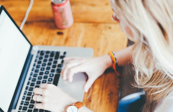 AUDIO : «Minute Papillon!»: Internet, du cyberharcèlement mais aussi des bonnes actions