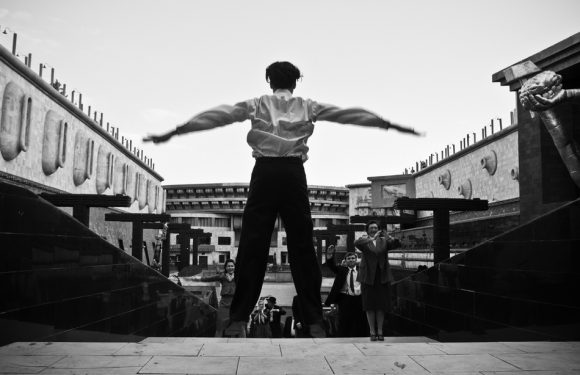 Coup de génie artistique ou escroquerie? L&rsquo;ovni DAU débarque à Paris (et on n&rsquo;a pas bien compris de quoi il s&rsquo;agit)