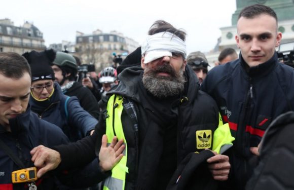 «Gilets jaunes»: Jérôme Rodrigues blessé à l&rsquo;oeil, «c&rsquo;est un tir de Flash-ball», affirme son avocat