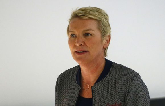 «Envoyé spécial»: Elise Lucet ironise sur la «censure» d&rsquo;un reportage en Côte d&rsquo;Ivoire