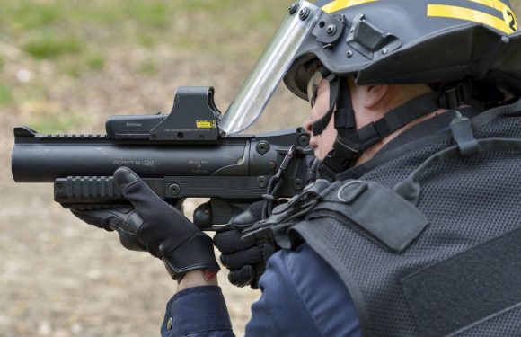 Lanceurs de balle de défense: Est-ce une bonne idée d’équiper les forces de l’ordre avec des caméras-piétons?