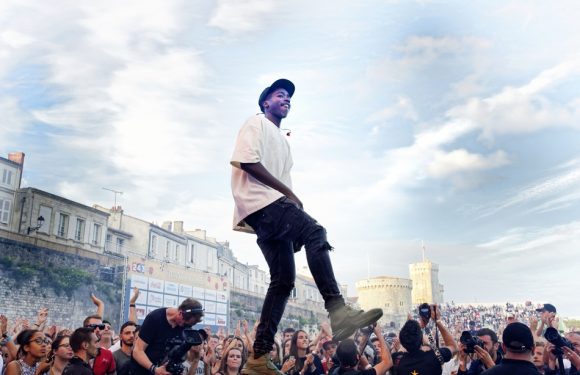 VIDEO. Rixe mortelle à Paris: Le rappeur MHD mis en examen et placé en détention