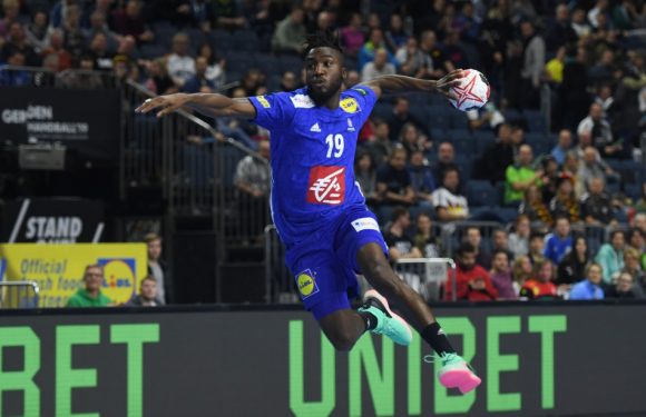 France-Danemark EN DIRECT: La défense bleue impuissante face à Hansen… La correction n&rsquo;est plus loin… Suivez le match avec nous…