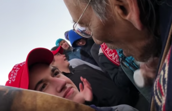 VIDEO. Etats-Unis: Des lycéens pro-Trump se moquent d’un vétéran amérindien qui manifestait