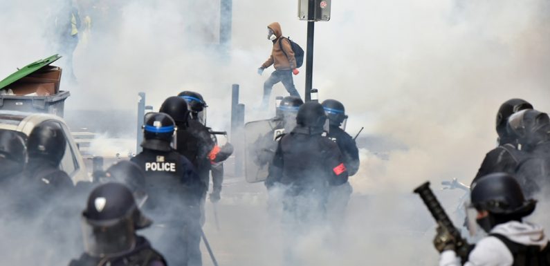 « Gilets jaunes » : Les députés LREM tiquent sur la loi « anti-casseurs »