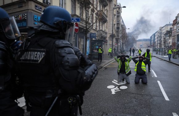 VIDEO. «Gilets jaunes» à Strasbourg: L&rsquo;adolescent blessé en marge d&rsquo;une manifestation a «hâte de retourner à l&rsquo;école»