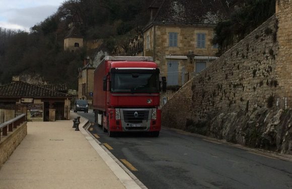 VIDEO. Dordogne: «Les gens se détestent»… Le projet de déviation de Beynac divise un village entier