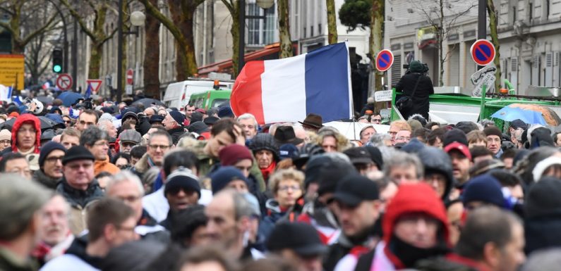 C’est l’heure du BIM: «Gilets jaunes» et «foulards rouges», France Bleu Isère incendié et pression au Venezuela