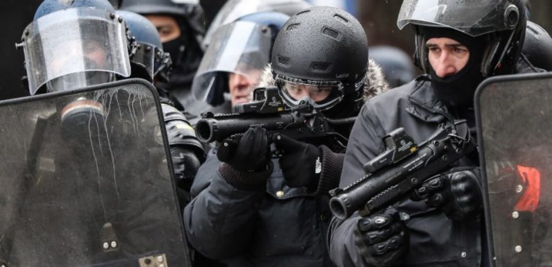 Lanceurs de balles de défense: Benjamin Griveaux demande aux policiers l«’exemplarité»