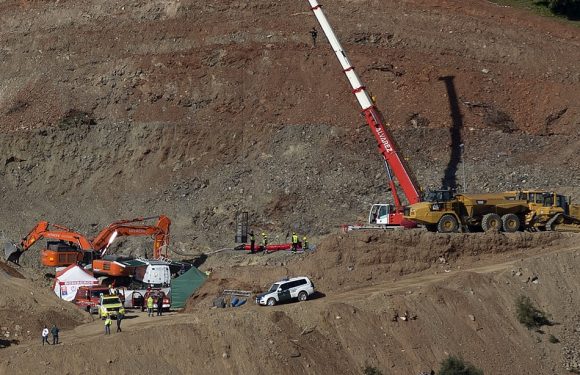 Espagne: Des mineurs descendent dans le puits à la recherche du petit Julen