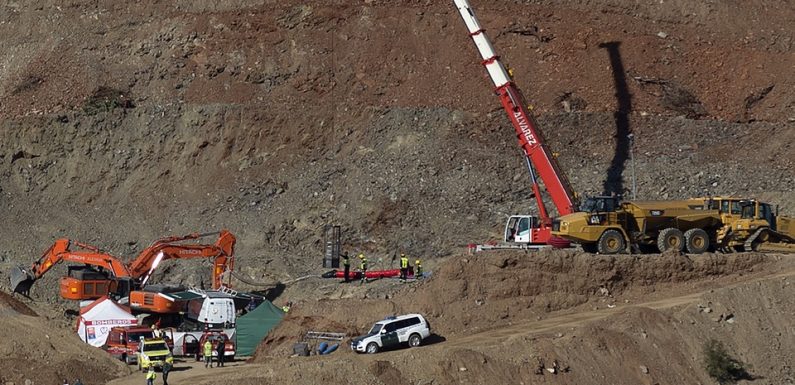 Espagne: Des mineurs descendent dans le puits à la recherche du petit Julen