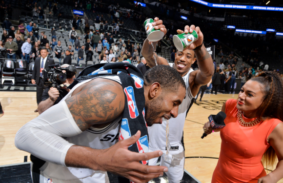 A l’attaaaaaaque: Les Spurs font sauter OKC (154-147) dans un match complètement dingo à plus de 300 points