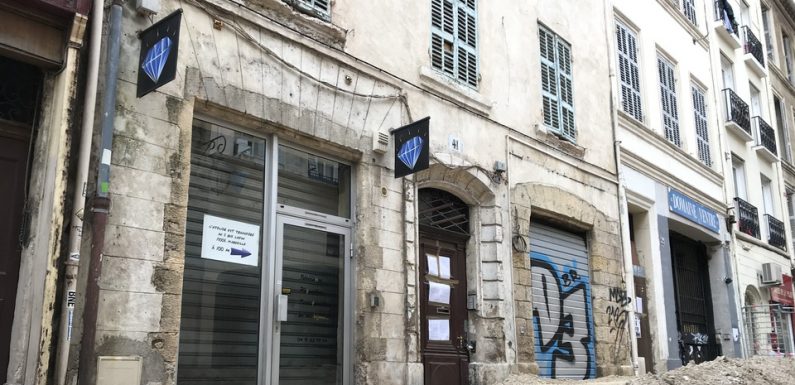 Marseille: «Je viens leur dire au revoir», la mairie va détruire deux immeubles qui menacent de s’effondrer