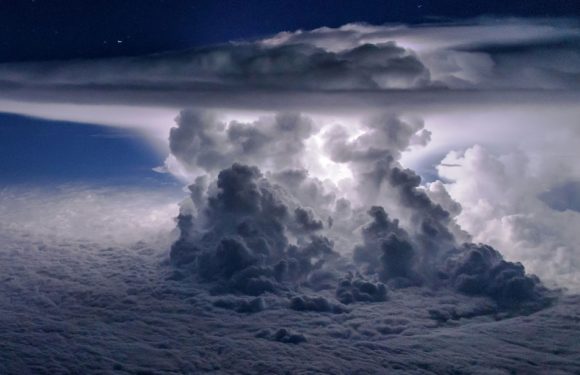 VIDEO. Orages, nuages… Les époustouflantes photos de tempêtes prises par un pilote équatorien