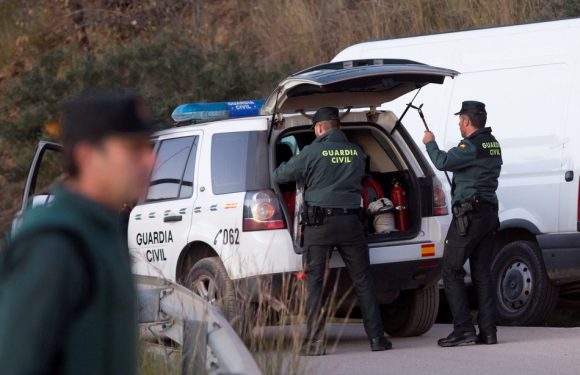 VIDEO. Espagne: Les recherches du petit Julen, coincé dans un puits depuis cinq jours, continuent
