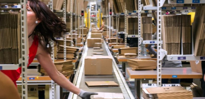 VIDEO. Amazon: Bientôt une loi pour interdire la destruction de produits neufs invendus ?