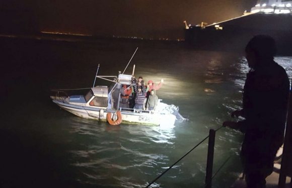 VIDEO. Calais: Des associations de défense des migrants accusent la France de «se plier aux exigences britanniques»