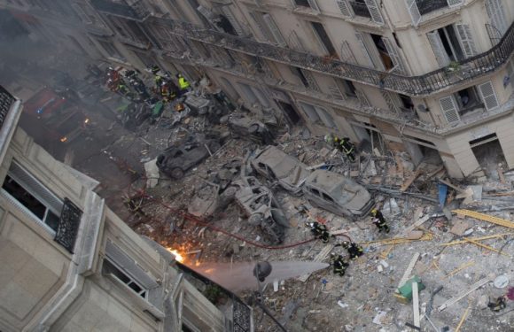 VIDEO. Explosion à Paris: Une personne retrouvée dans les décombres, le bilan grimpe à 4 morts