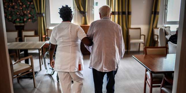 Ehpad : « Par le manque de disponibilité, on met les résidents en danger »