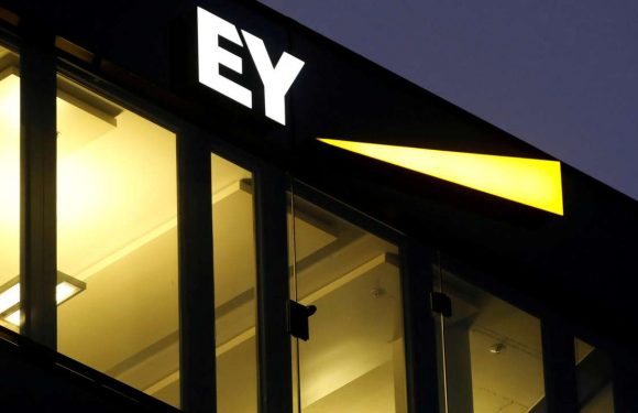 « Gilets jaunes » : « Les élites ne comprennent pas toujours les critiques que la société leur adresse »