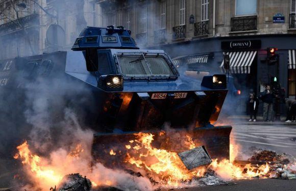 Yellow vest protests: Macron brings in former French leader Sarkozy to help tackle crisis engulfing government