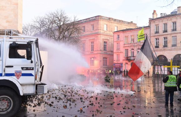 France/Des milliers de « gilets jaunes » mobilisés pour un « acte VIII » émaillé de heurts