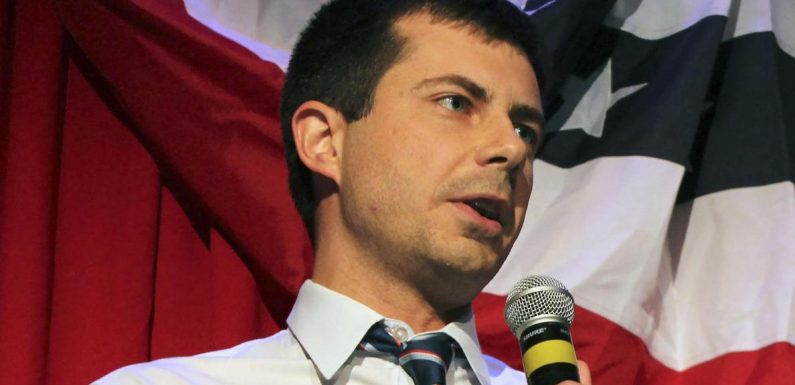 USA: un jeune maire démocrate, gay et ex-militaire, se lance dans la présidentielle 2020