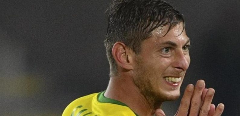 Disparition d’Emiliano Sala: «Nous avons pris la difficile décision d’arrêter les recherches», annonce la police