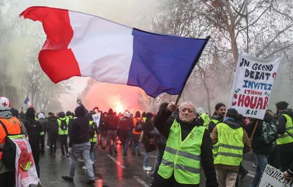 Gilets jaunes en France, acte X: la mobilisation en léger recul
