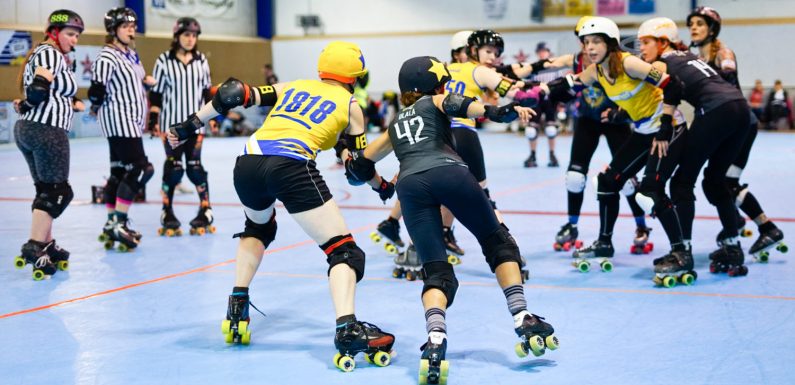 Roller derby : des féministes à roulettes