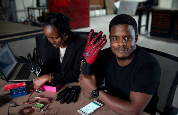 Roy Allela: l’espoir des malentendants grâce à des gants