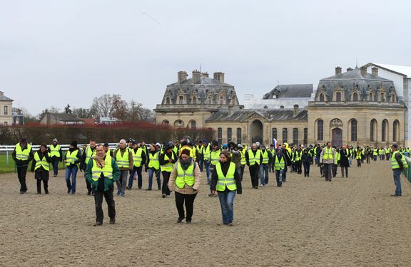 Chantilly Card Interrupted by ‘Les Gilets Jaunes’