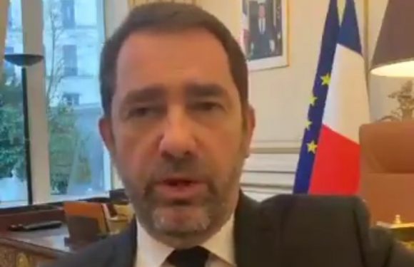 Castaner menace les gilets jaunes au mépris de la loi
