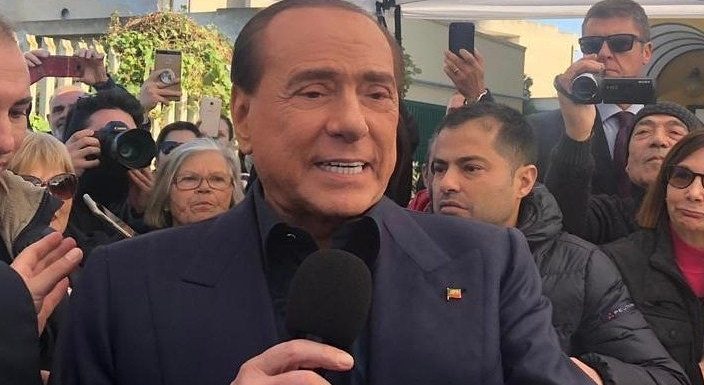 Silvio Berlusconi annonce sa candidature aux élections européennes