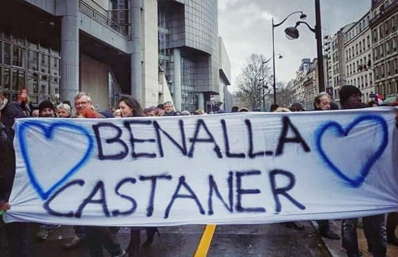 Des «foulards rouges» ont manifesté à Paris en réponse aux «gilets jaunes»