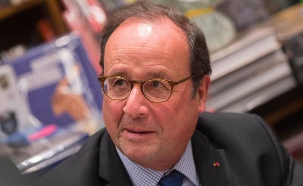 Il faut « solenniser le referendum » mais pas pour tout, explique François Hollande