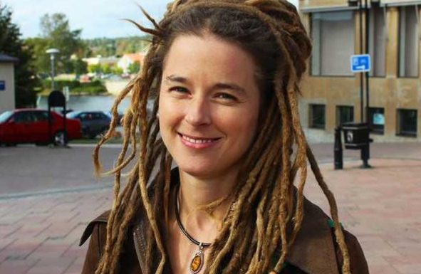 Dreadlocks et défense des minorités sexuelles: Amanda Lind nommée ministre de la culture de Suède