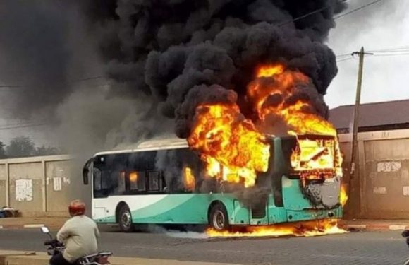 Togo: un bus Sotral prend feu, les pompiers hués sur place (la vidéo du drame)