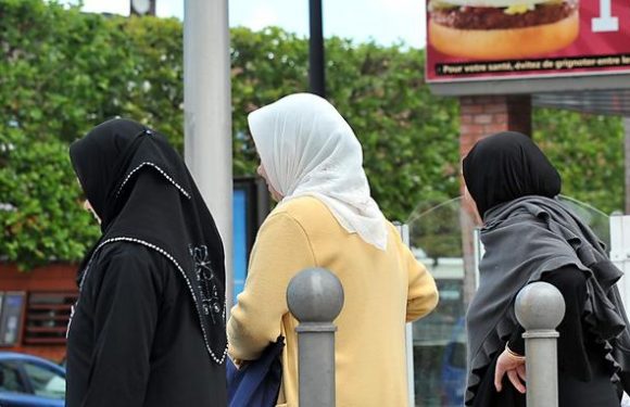 Val d&rsquo;Oise : une enquête ouverte après l&rsquo;exclusion d&rsquo;une femme voilée au marché de Noël