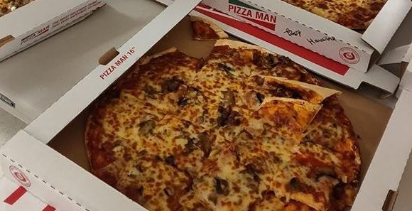 «Shutdown»: des contrôleurs aériens canadiens paient la pizza à leurs collègues américains