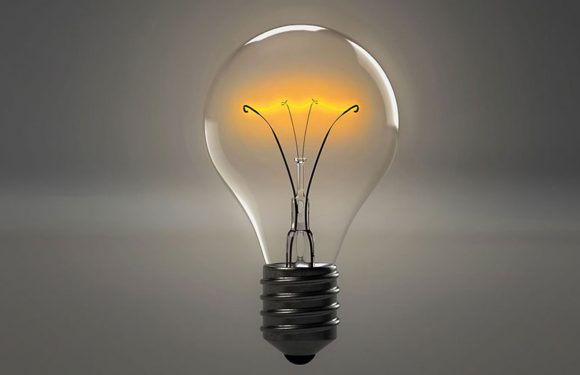 L’invention de l’ampoule électrique, la source de lumière qui a révolutionné le XIXe siècle