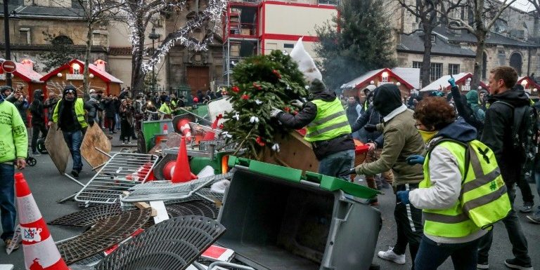 Gilets jaunes : 25 000 manifestants dans toute la France pour l’acte VIII, émaillé de heurts