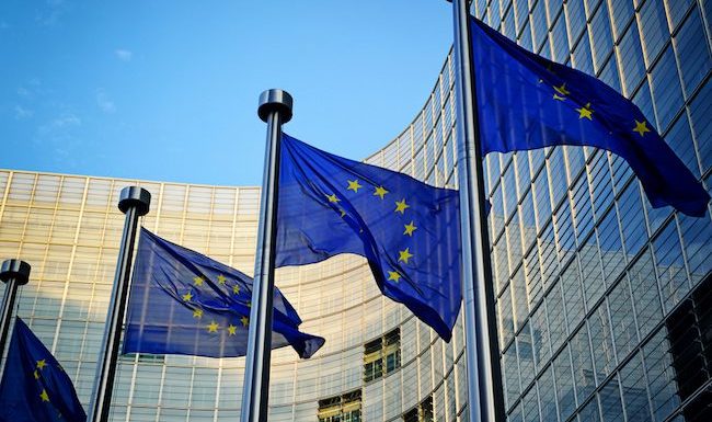 Désinformation: l’UE accentue la pression sur les géants d’Internet