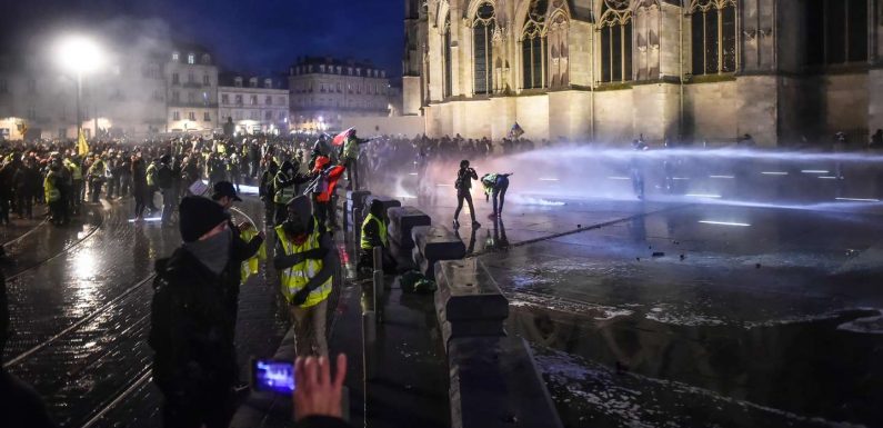 « Gilets jaunes » : « La volonté de criminaliser les manifestants est la même qu’en Mai 68 »