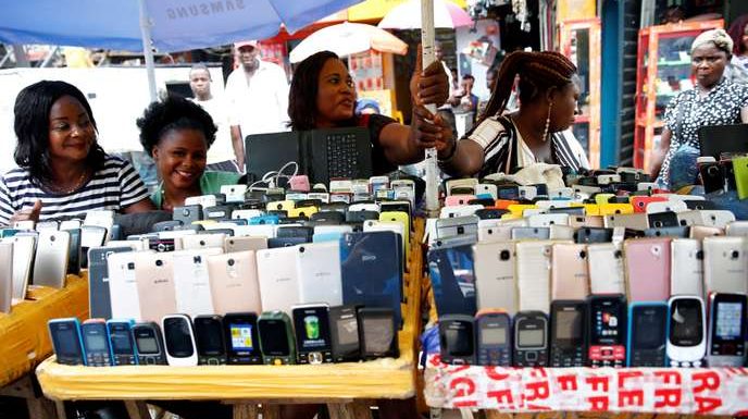 Des smartphones pour sortir de la pauvreté