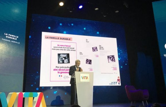 Une conférence sous protection policière. En France