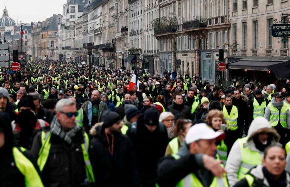 « Gilets jaunes » : le Défenseur des droits ouvre une enquête sur de possibles atteintes à la liberté de manifester