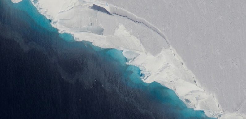 Une énorme cavité se développe sous l’Antarctique